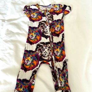 Bums and Roses 6-9m short sleeved bamboo zippered romper.